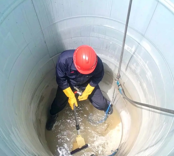 تنظيف خزانات المياه بالرياض